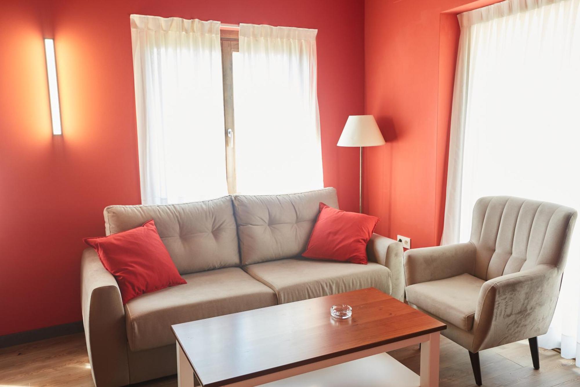 Apartamentos Rurales Casa La Piedra Collia Luaran gambar