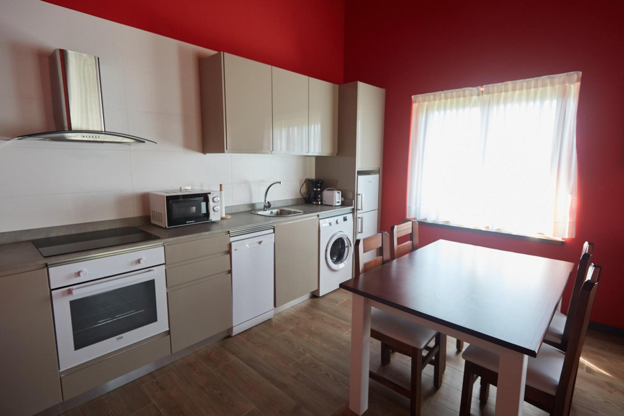 Apartamentos Rurales Casa La Piedra Collia Luaran gambar