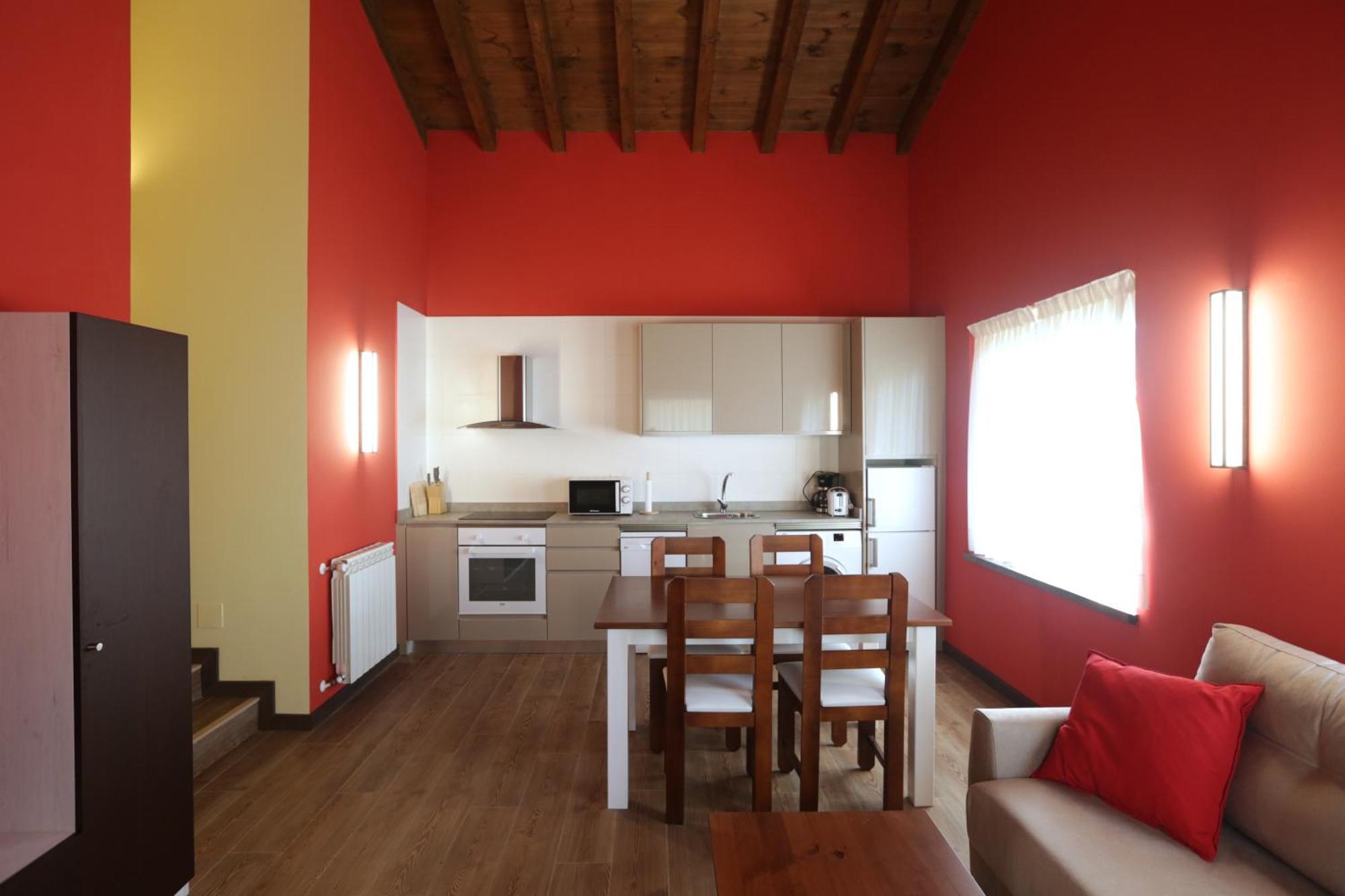 Apartamentos Rurales Casa La Piedra Collia Luaran gambar