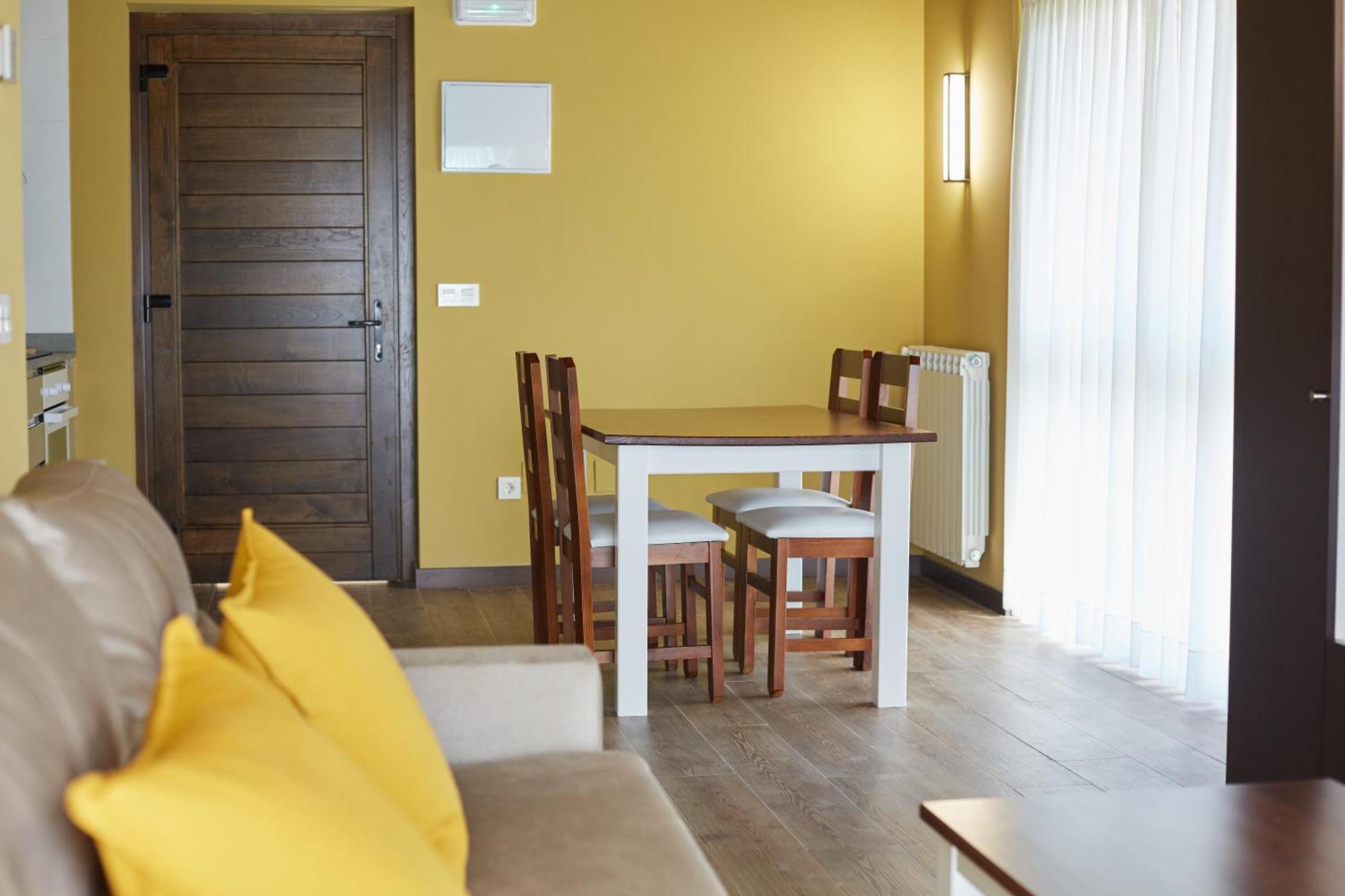 Apartamentos Rurales Casa La Piedra Collia Luaran gambar