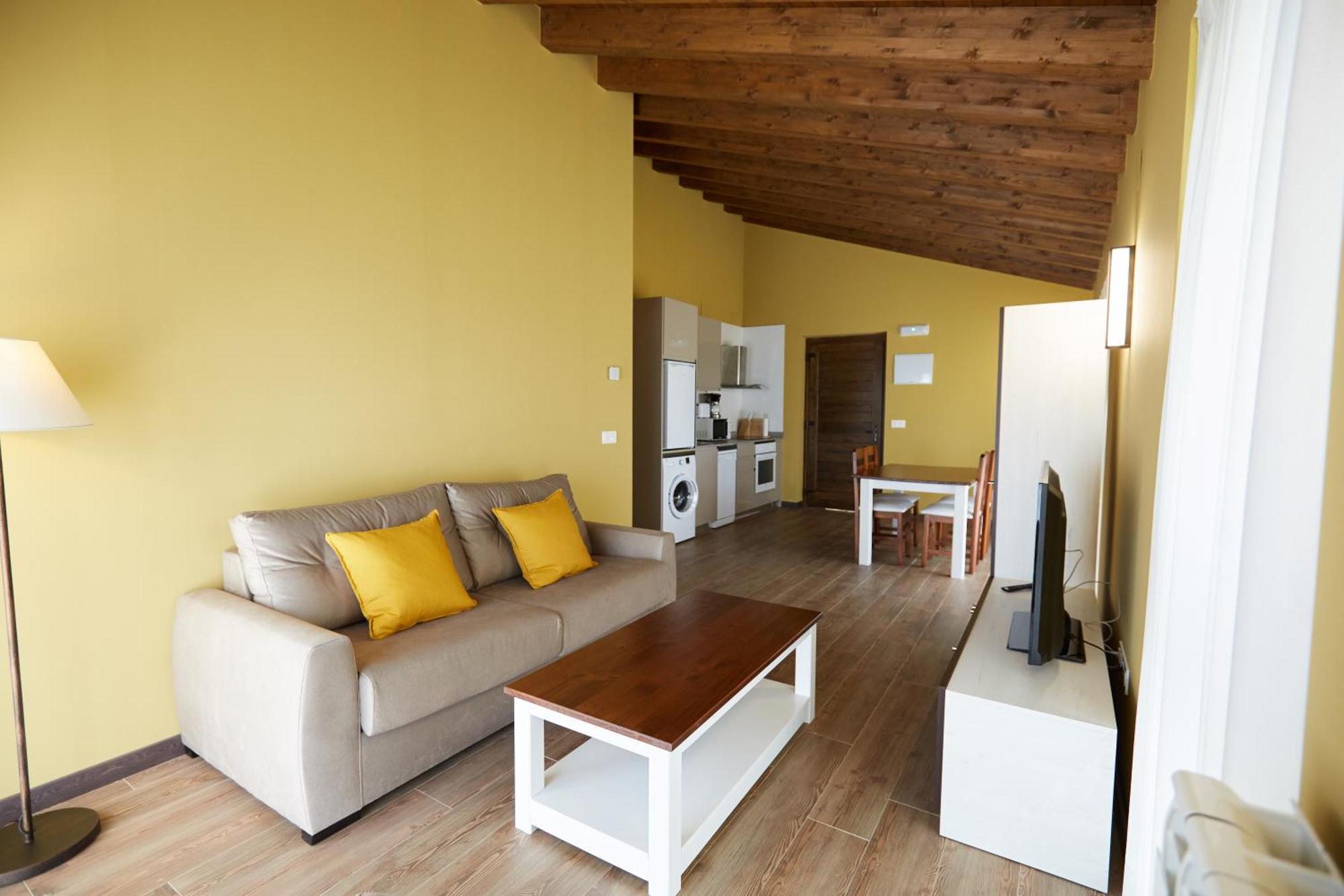 Apartamentos Rurales Casa La Piedra Collia Luaran gambar