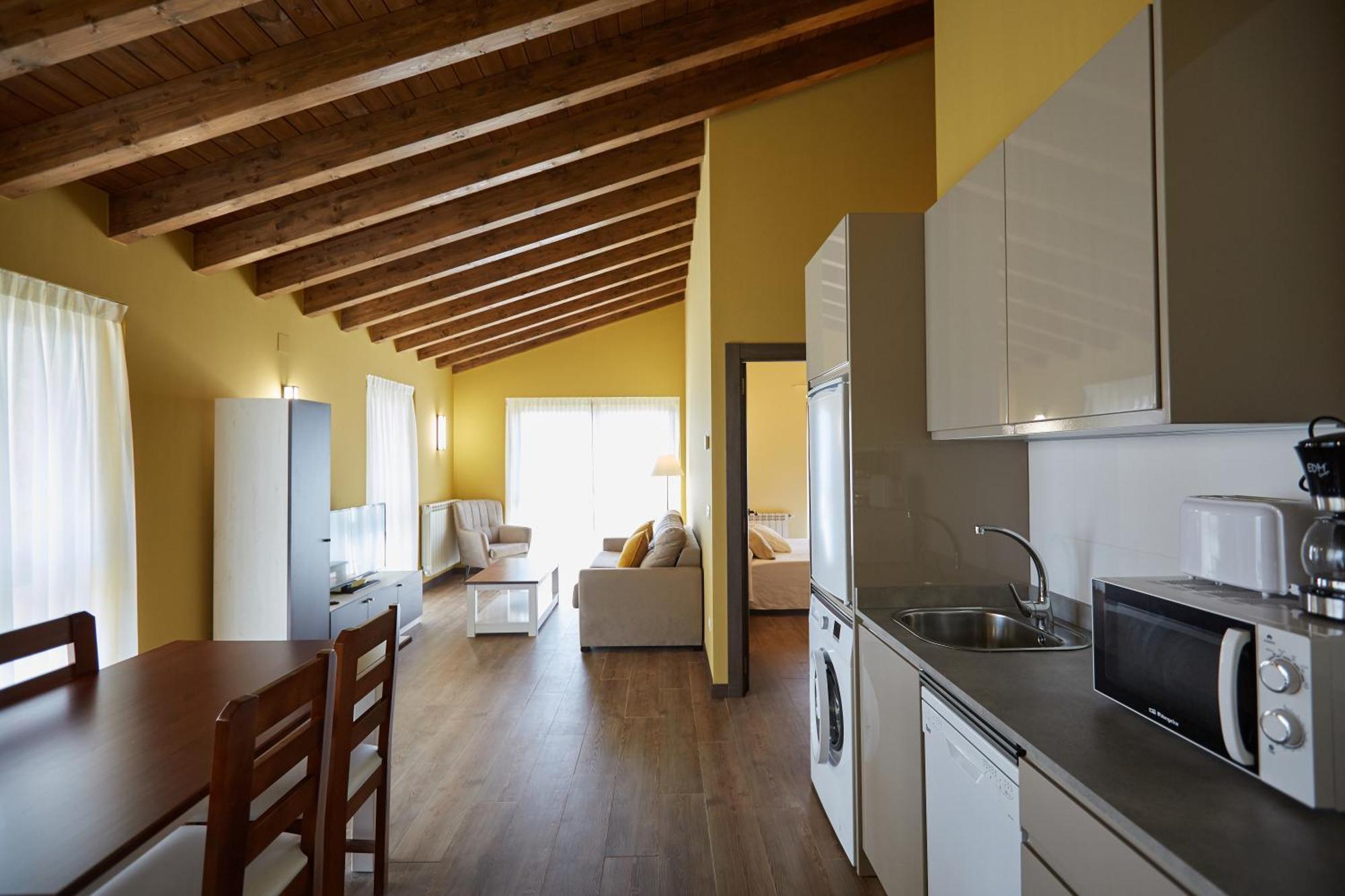 Apartamentos Rurales Casa La Piedra Collia Luaran gambar