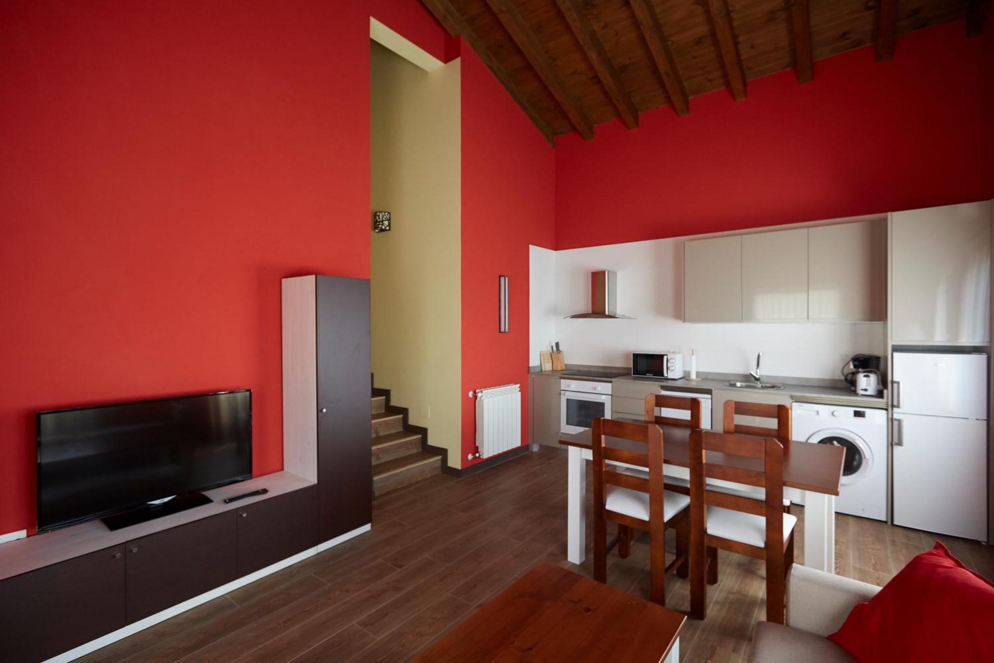 Apartamentos Rurales Casa La Piedra Collia Luaran gambar